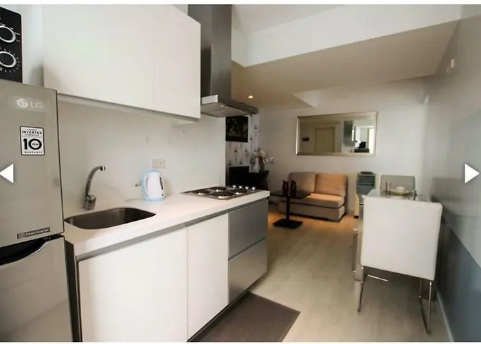 Apartment Azure C6 Balcony Wifi Near Mall Airport Multipl Units *